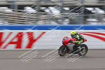 media/Oct-16-2022-Fastrack Riders (Sun) [[609ae93014]]/Level 4/Session 1 Start Finish/
